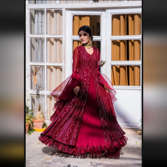 Pakistani designer Maroon gown - Picture 3 of 12